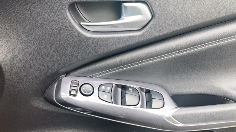 Nissan Juke 1.0 DiG-T 114 N-Connecta 5dr Petrol Hatchback